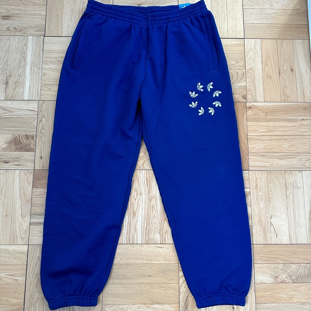 Adidas sweatpants